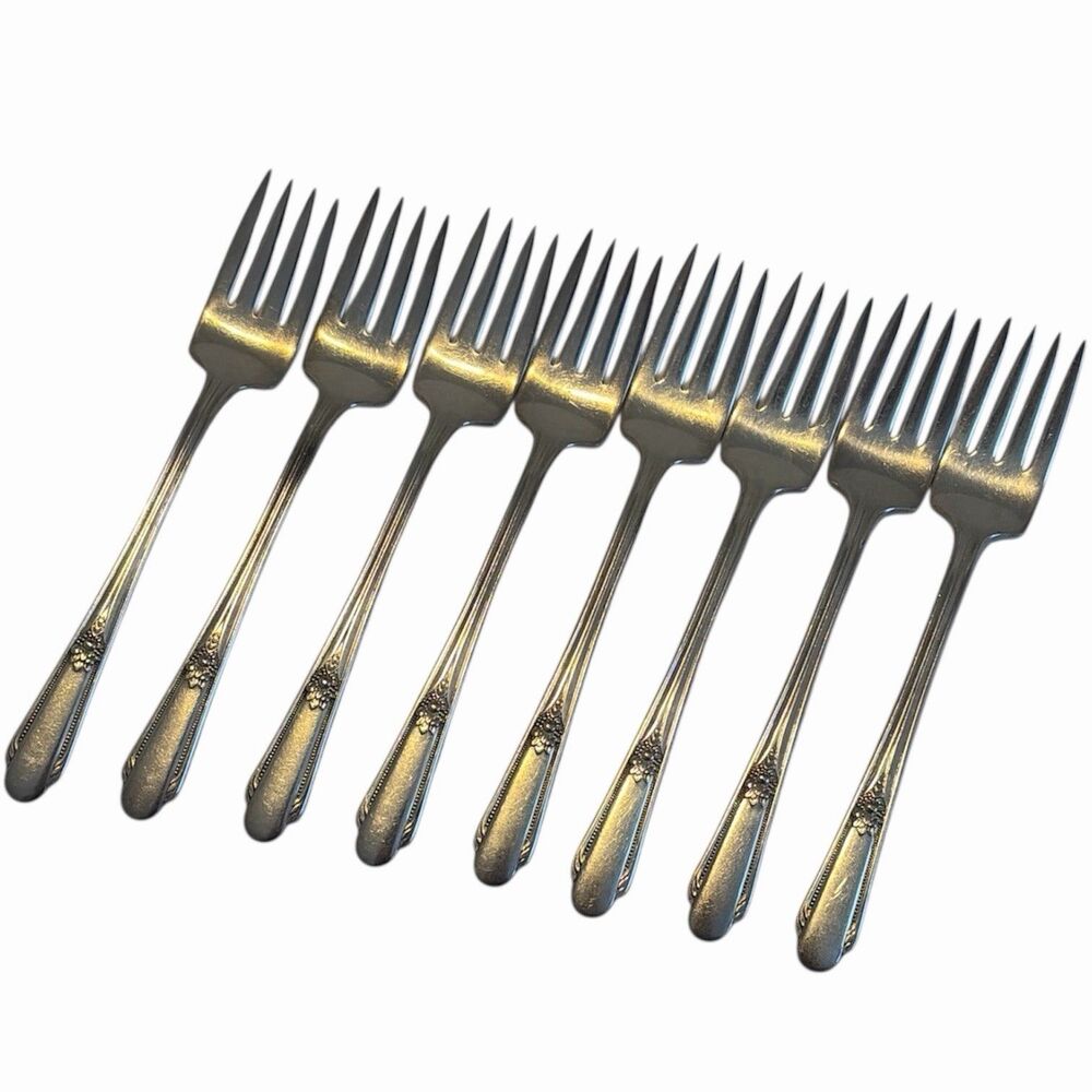 Wm Rogers 30’s Memory Hiawatha Silver Plated  Salad Forks Set of 8 6 3/8” Used